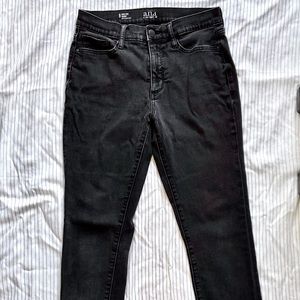 Black jeans with frayed hem. Size 6.